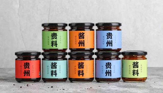 如何平衡成本与效率：餐饮配套服务中的供货策略对比